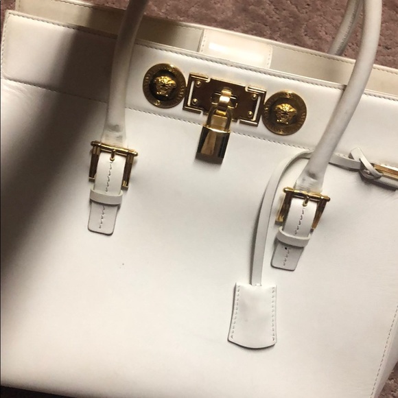 Versace - Picture 1 of 10